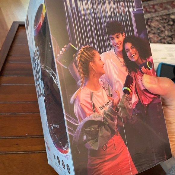 🍬Sold! 🍬Anker Soundcore Flare 2 Bluetooth Speaker - Picture 4 of 4